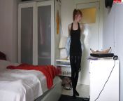 Одинокую женщину ебёт озабоченный ворюга